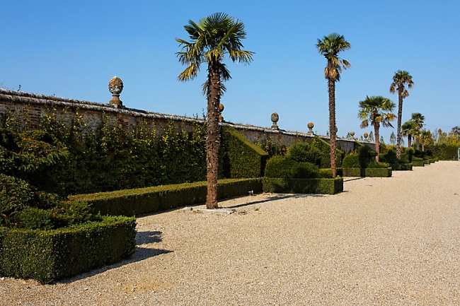 Chateau du Champ de Bataille-057